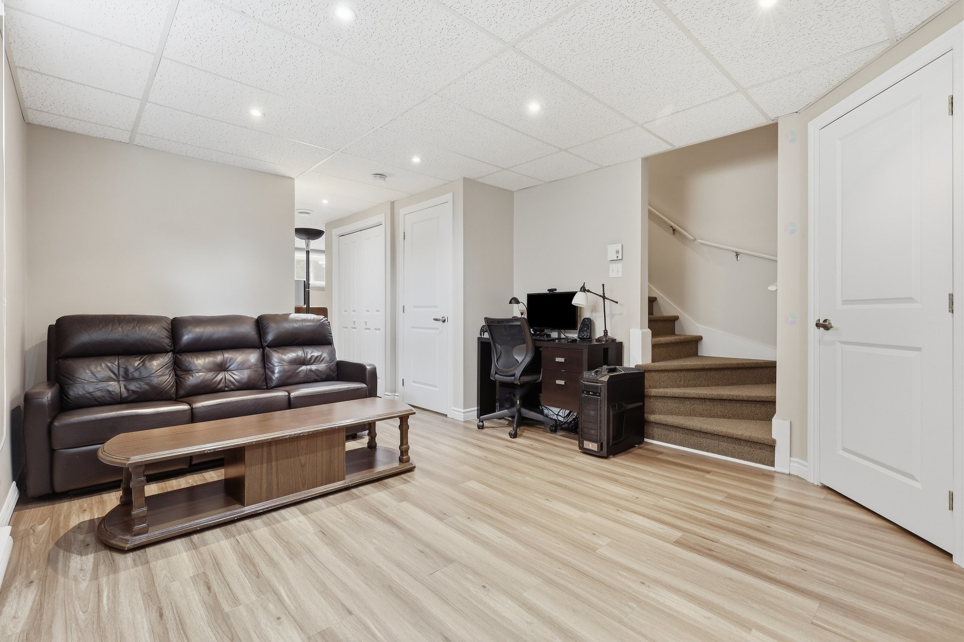 









280


Ch. de Chambly

,
Marieville,




QC
J3M1N9

