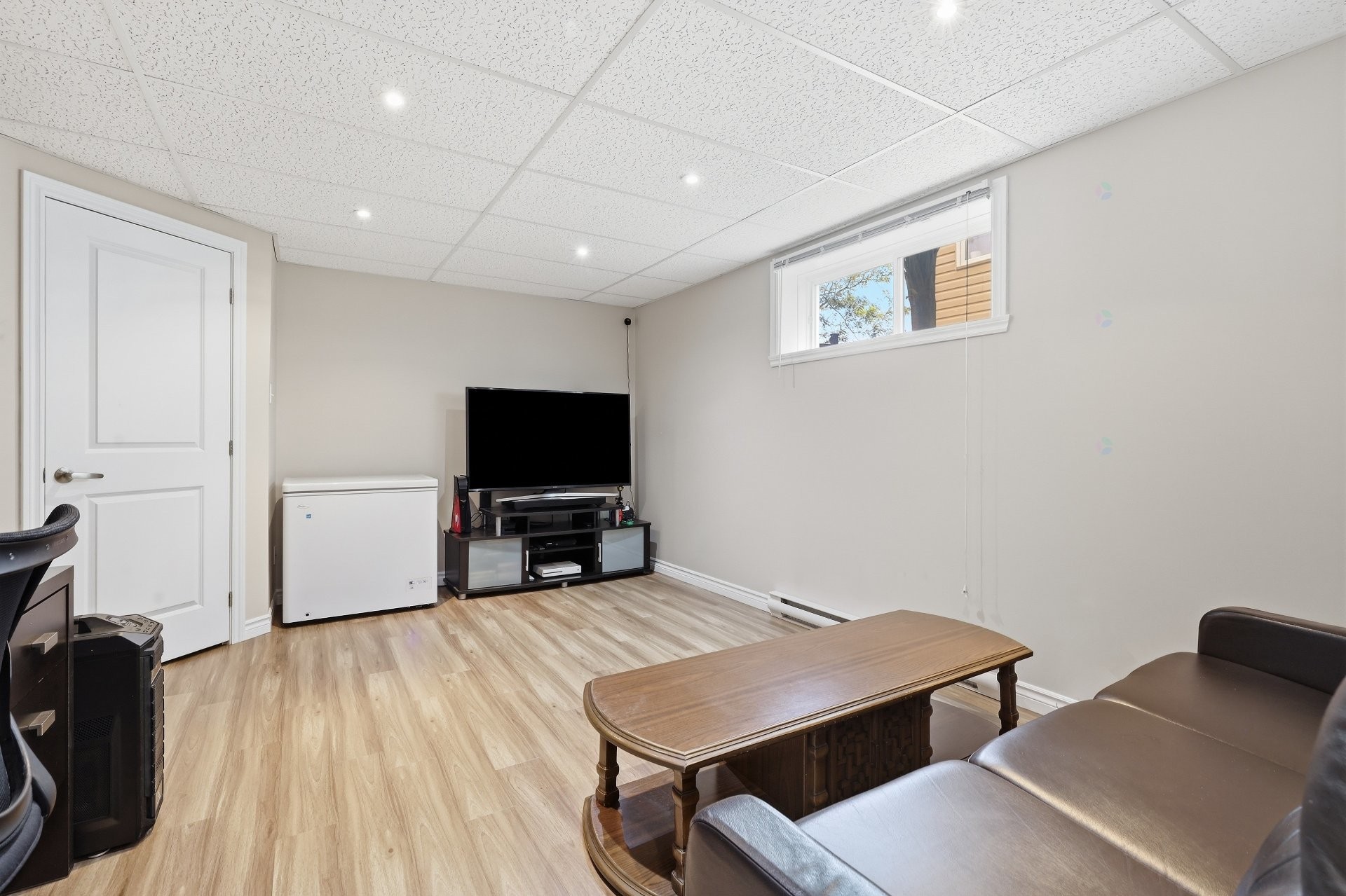 









280


Ch. de Chambly

,
Marieville,




QC
J3M1N9

