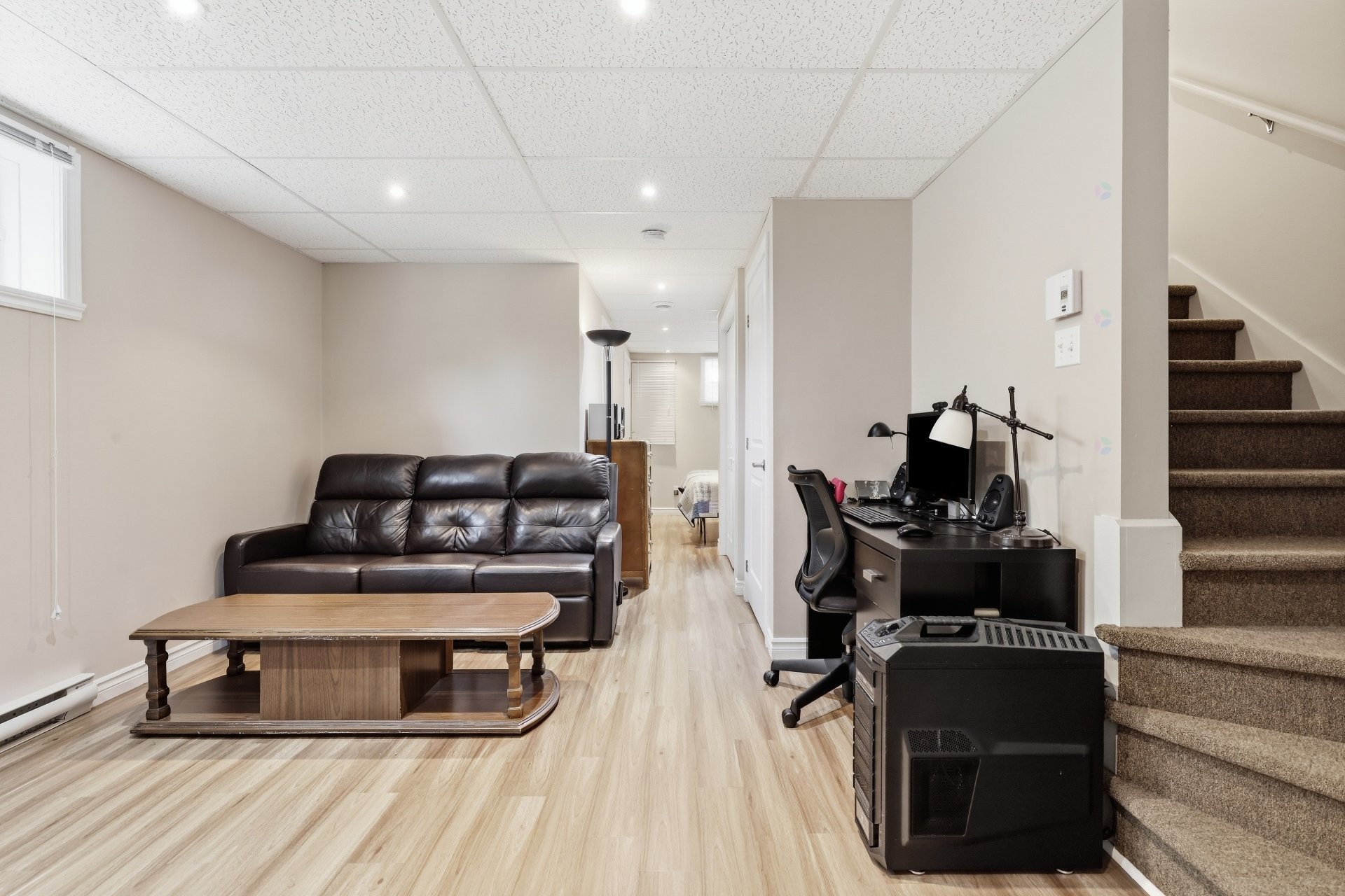 









280


Ch. de Chambly

,
Marieville,




QC
J3M1N9

