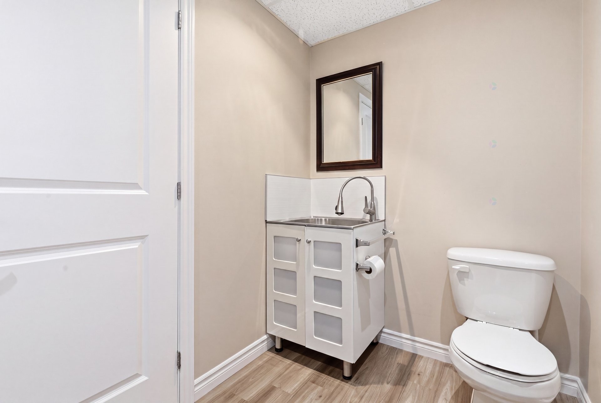 









280


Ch. de Chambly

,
Marieville,




QC
J3M1N9

