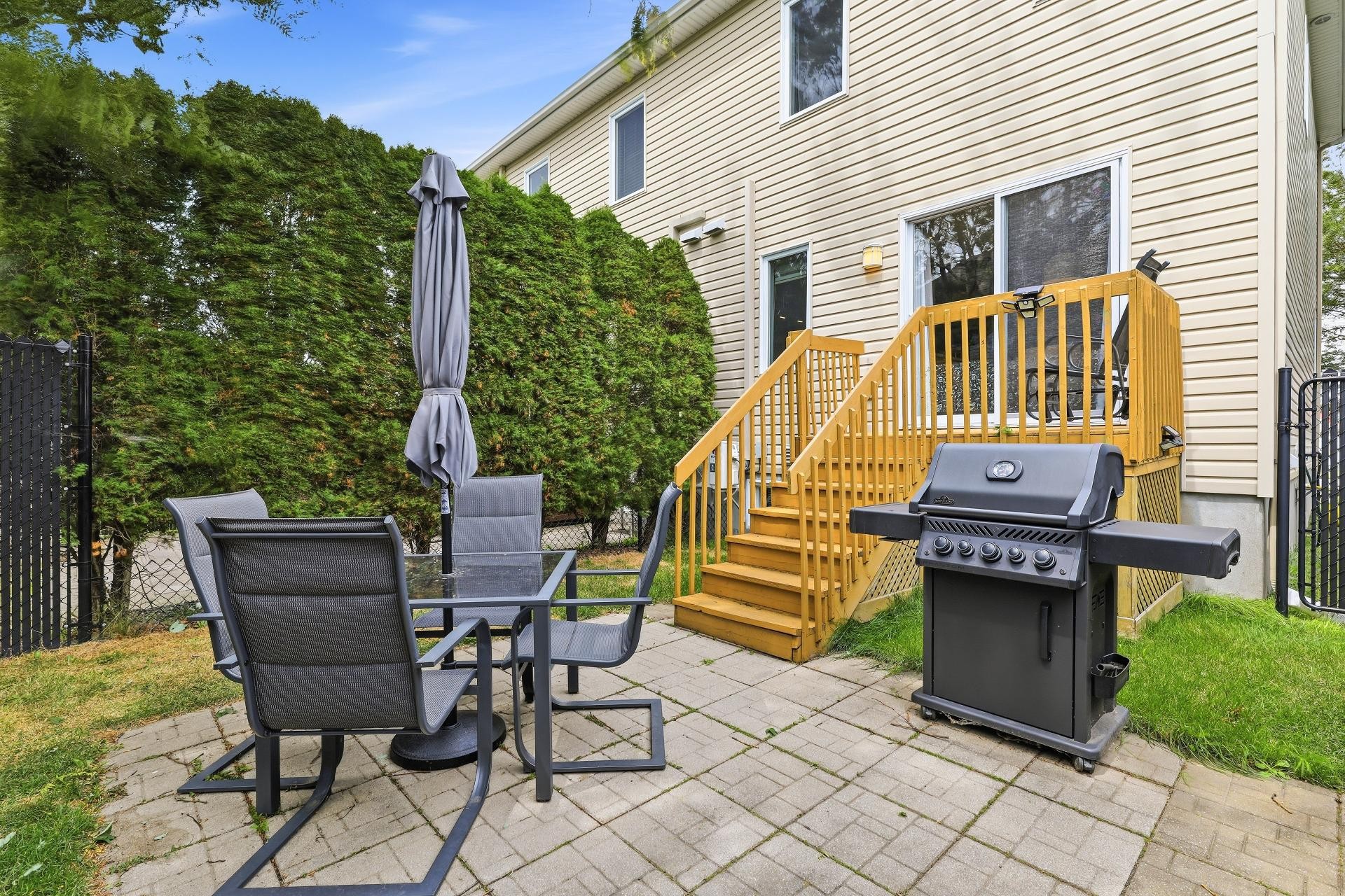 









280


Ch. de Chambly

,
Marieville,




QC
J3M1N9

