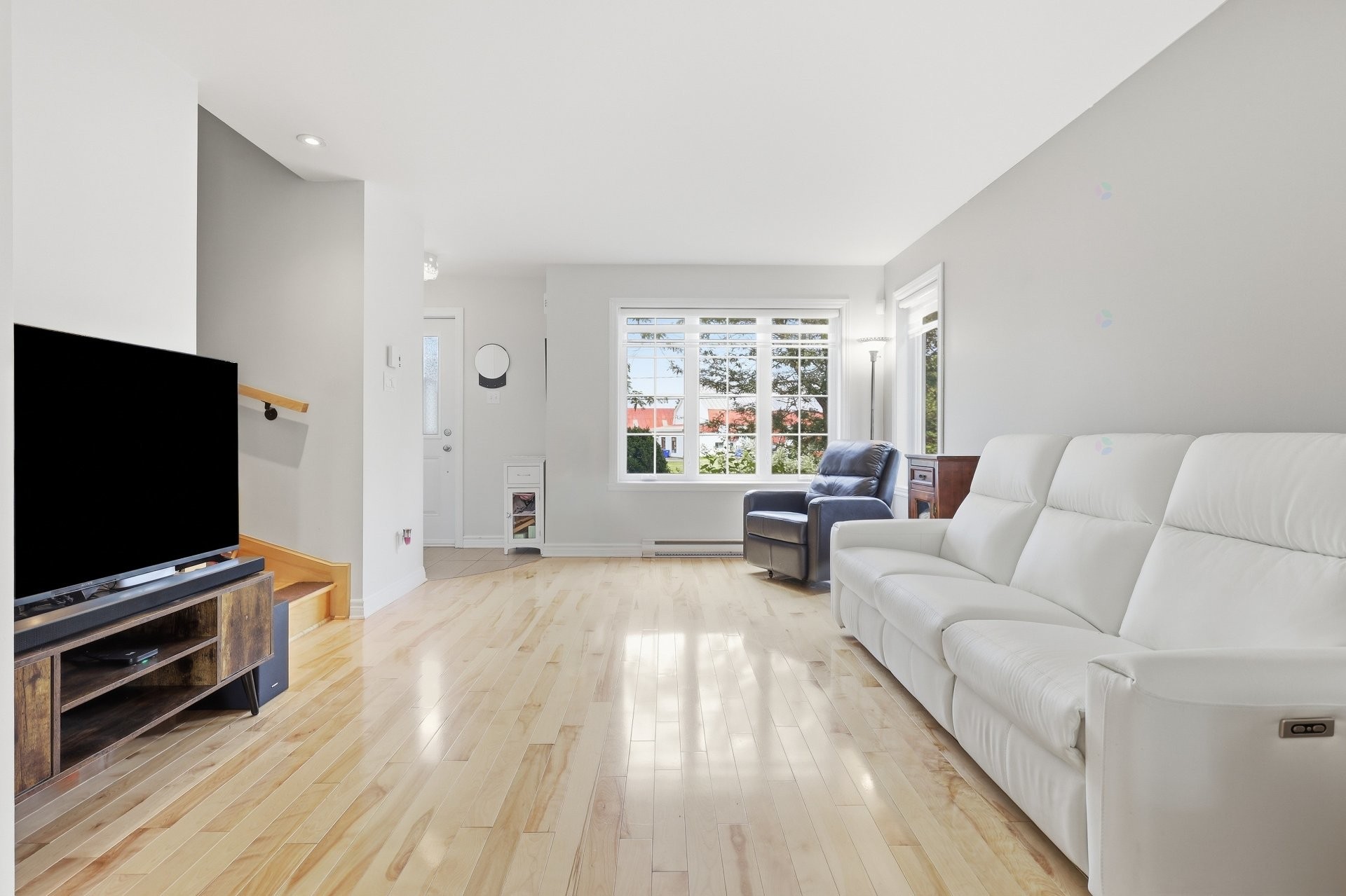 









280


Ch. de Chambly

,
Marieville,




QC
J3M1N9

