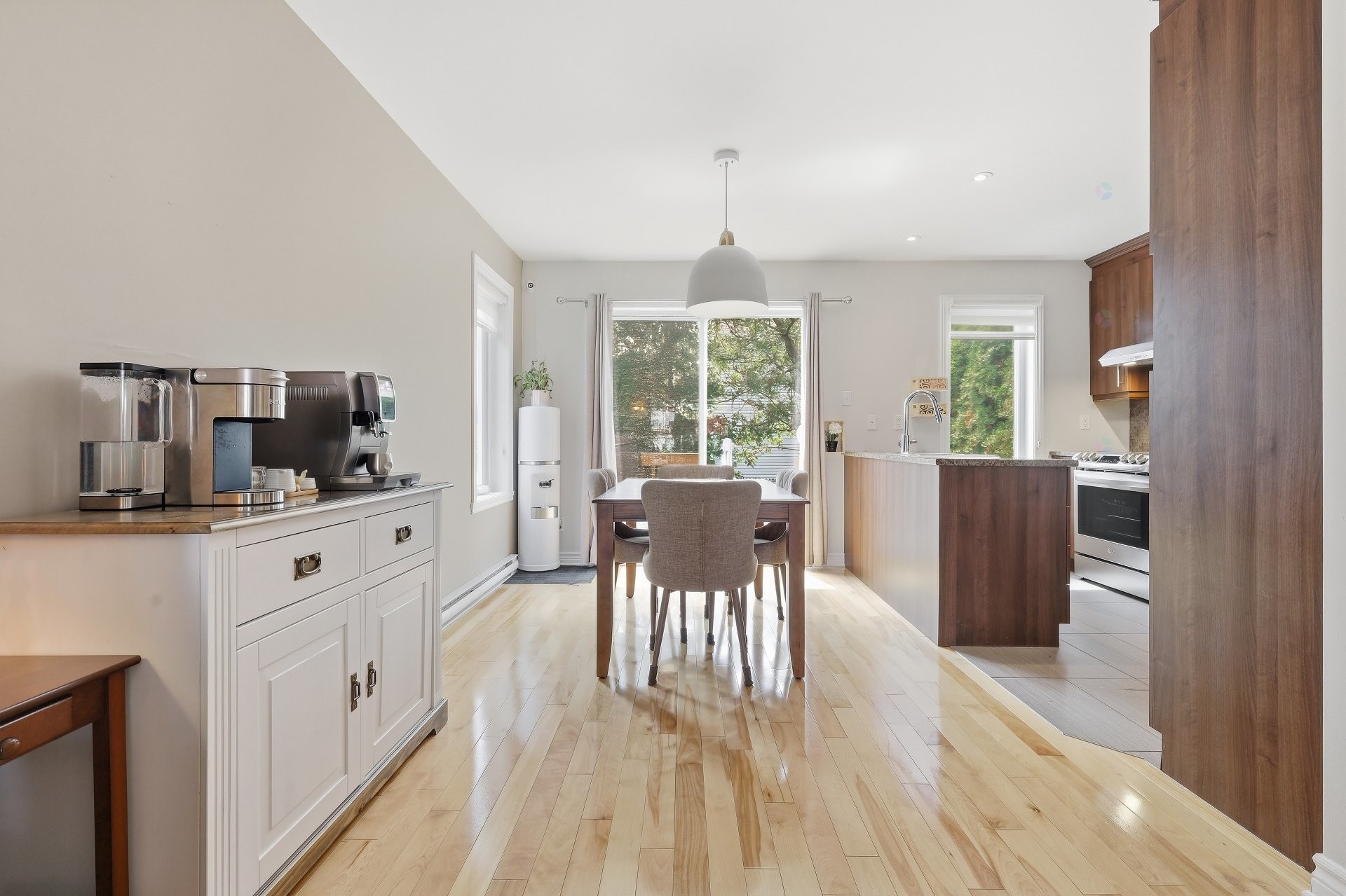 









280


Ch. de Chambly

,
Marieville,




QC
J3M1N9

