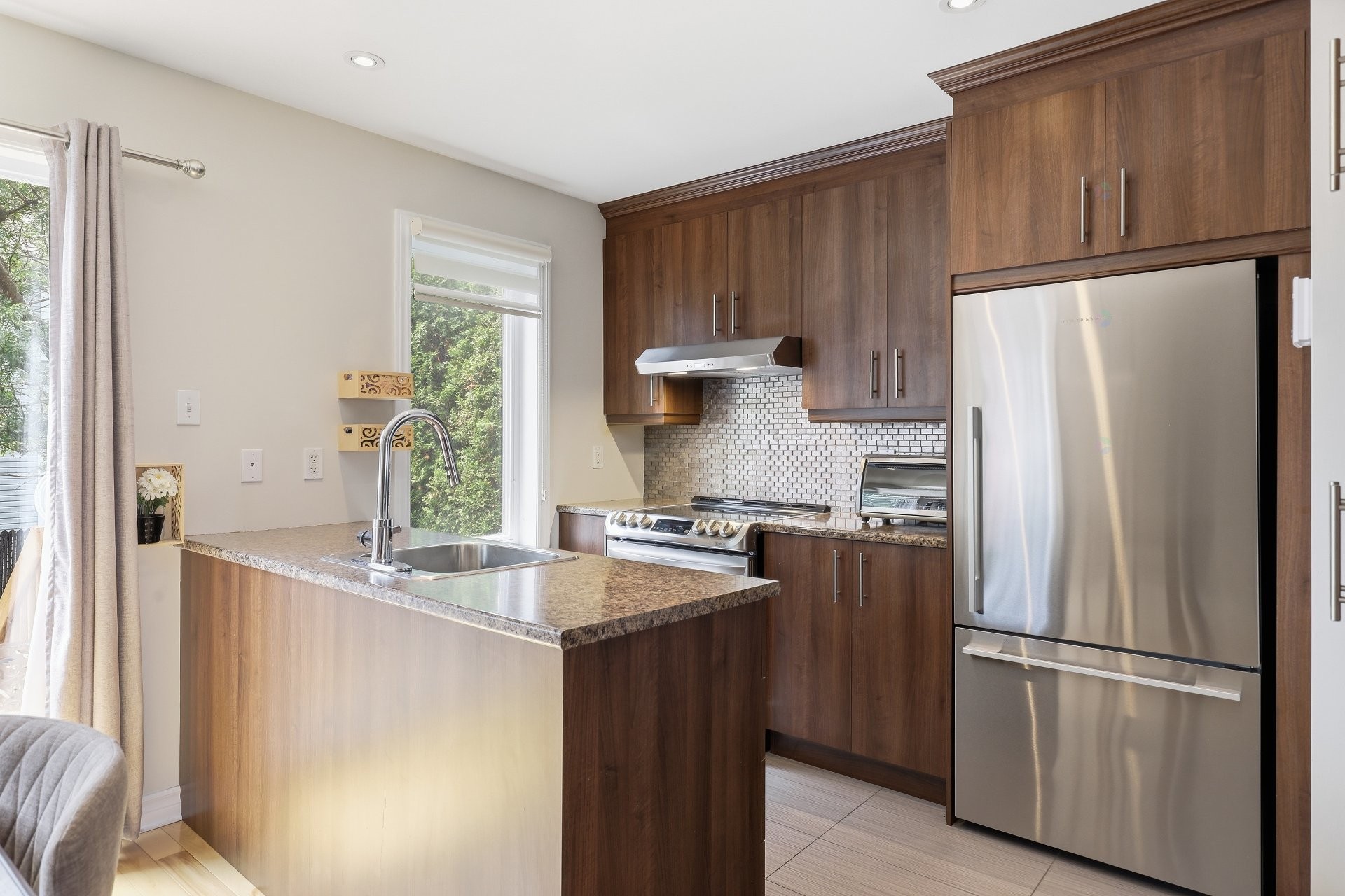









280


Ch. de Chambly

,
Marieville,




QC
J3M1N9

