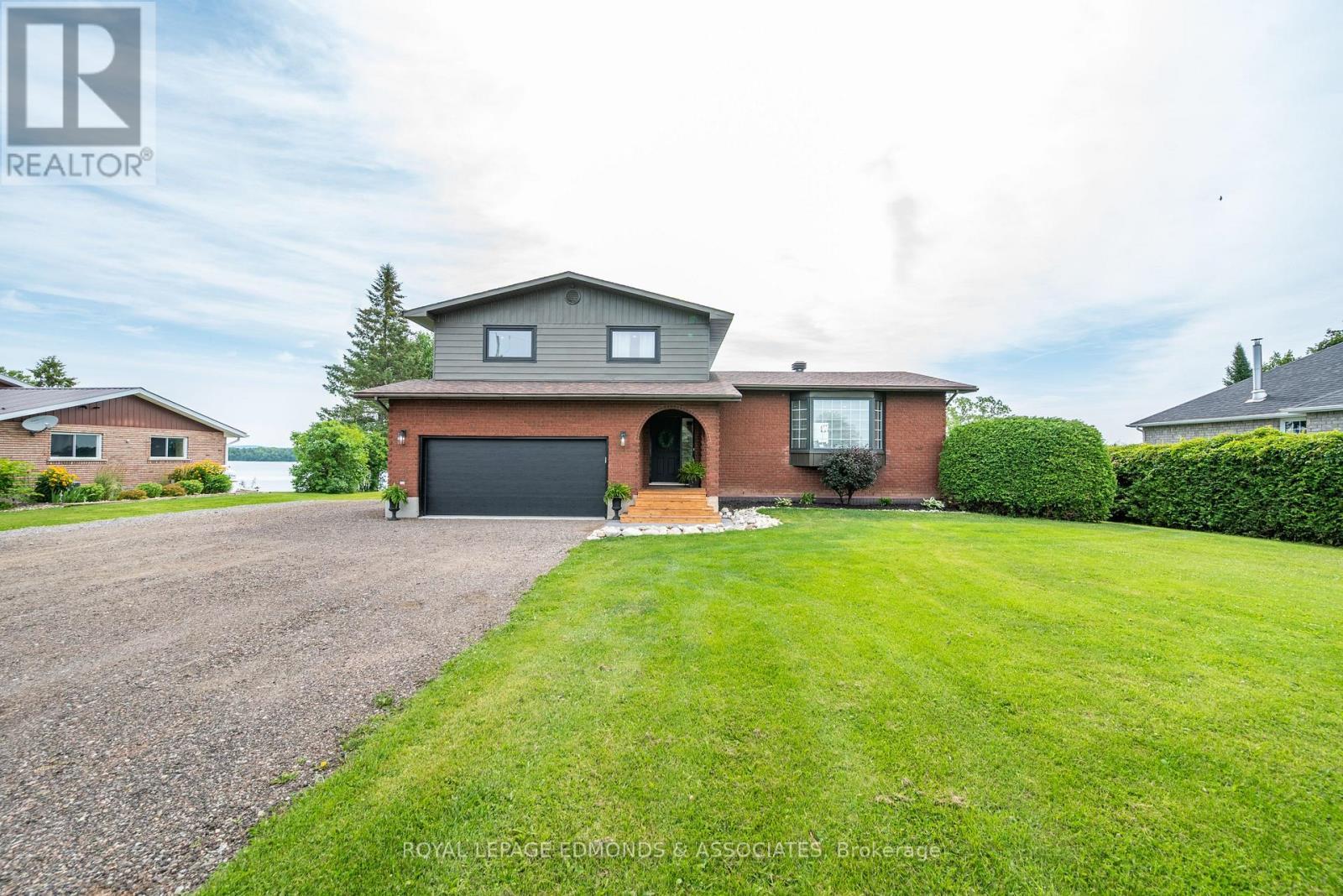 












29 LACHANCE TRAIL

,
Whitewater Region,




Ontario
K0J1C0

