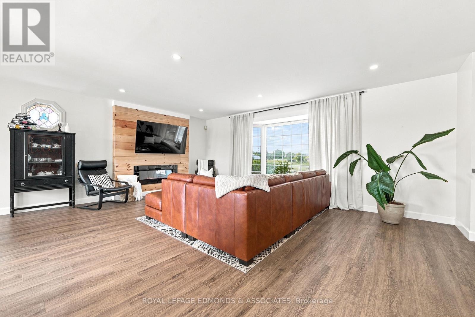 












29 LACHANCE TRAIL

,
Whitewater Region,




Ontario
K0J1C0

