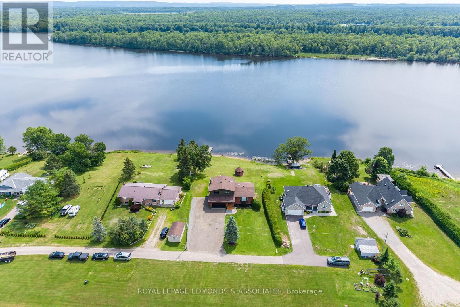 












29 LACHANCE TRAIL

,
Whitewater Region,




Ontario
K0J1C0

