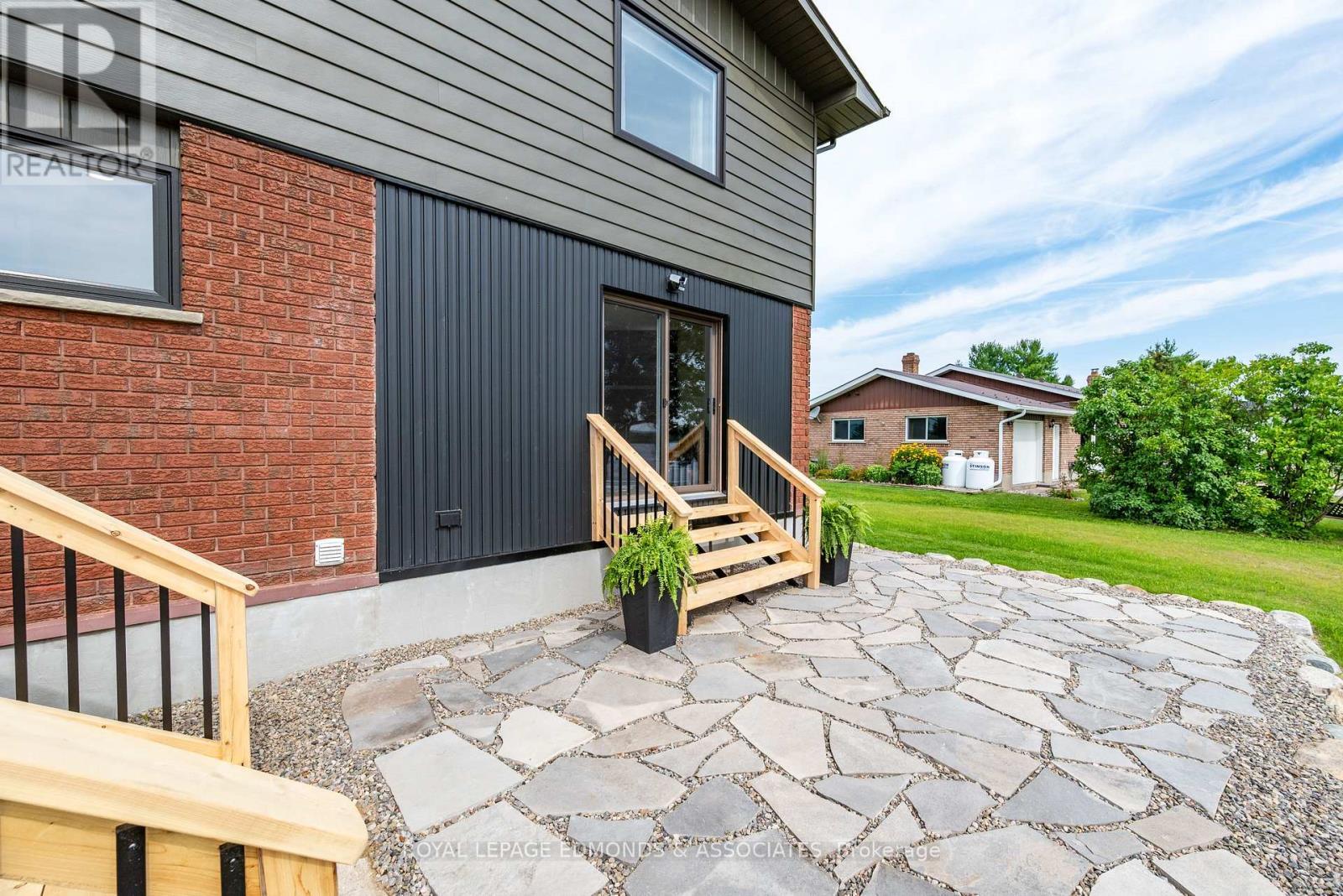 












29 LACHANCE TRAIL

,
Whitewater Region,




Ontario
K0J1C0

