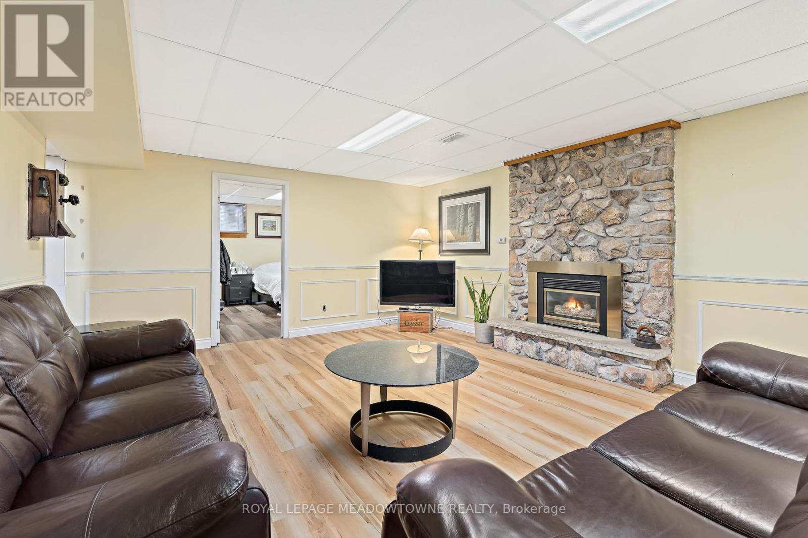 












456 DELREX BOULEVARD

,
Halton Hills,




Ontario
L7G4J2

