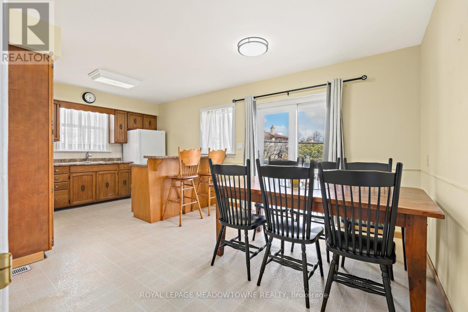 












456 DELREX BOULEVARD

,
Halton Hills,




Ontario
L7G4J2

