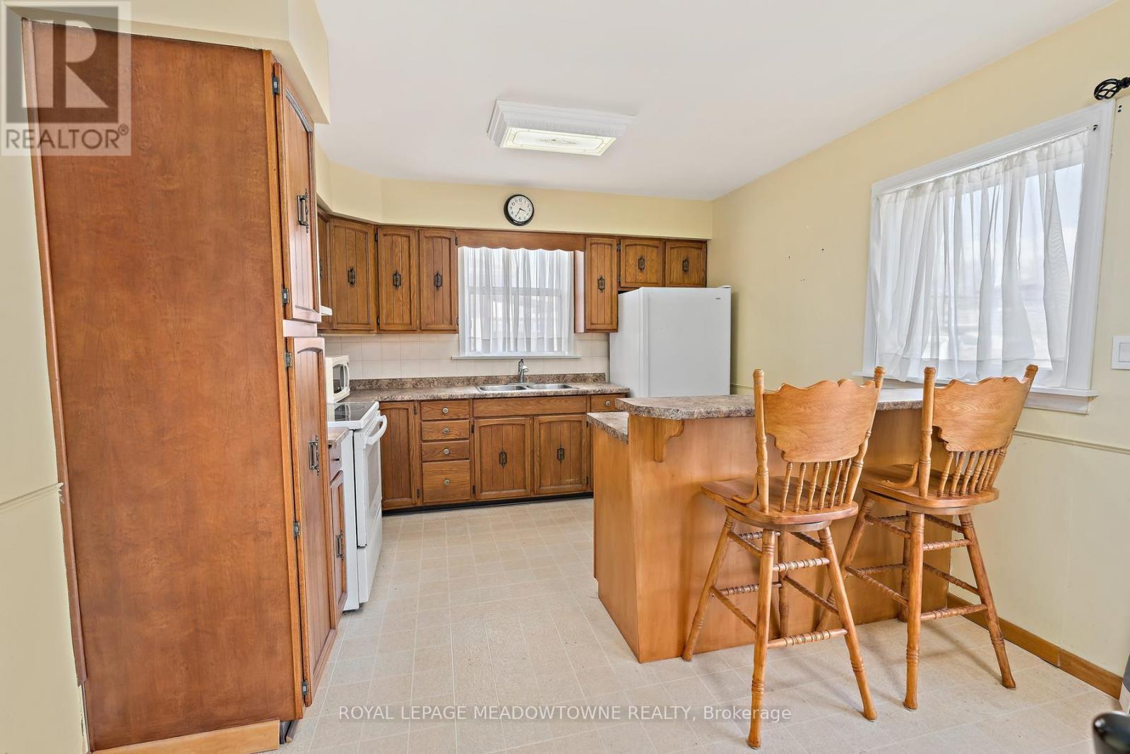












456 DELREX BOULEVARD

,
Halton Hills,




Ontario
L7G4J2

