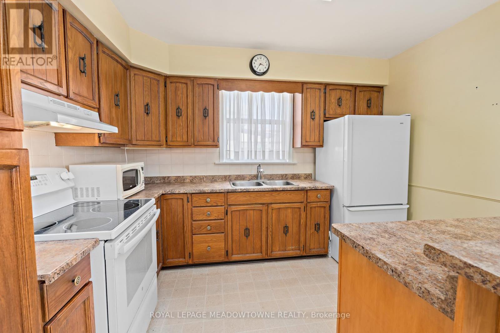 












456 DELREX BOULEVARD

,
Halton Hills,




Ontario
L7G4J2

