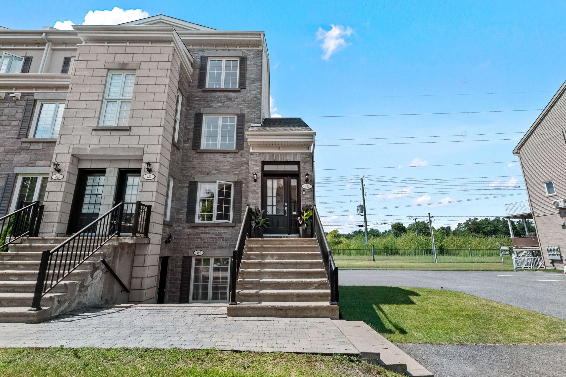 









433


Place du Louvre

,
Mascouche,




QC
J7K0M1


