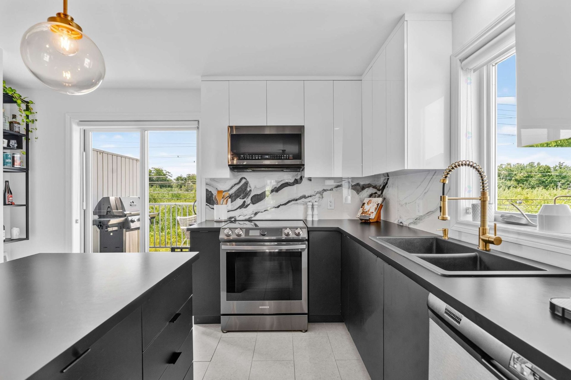 









433


Place du Louvre

,
Mascouche,




QC
J7K0M1

