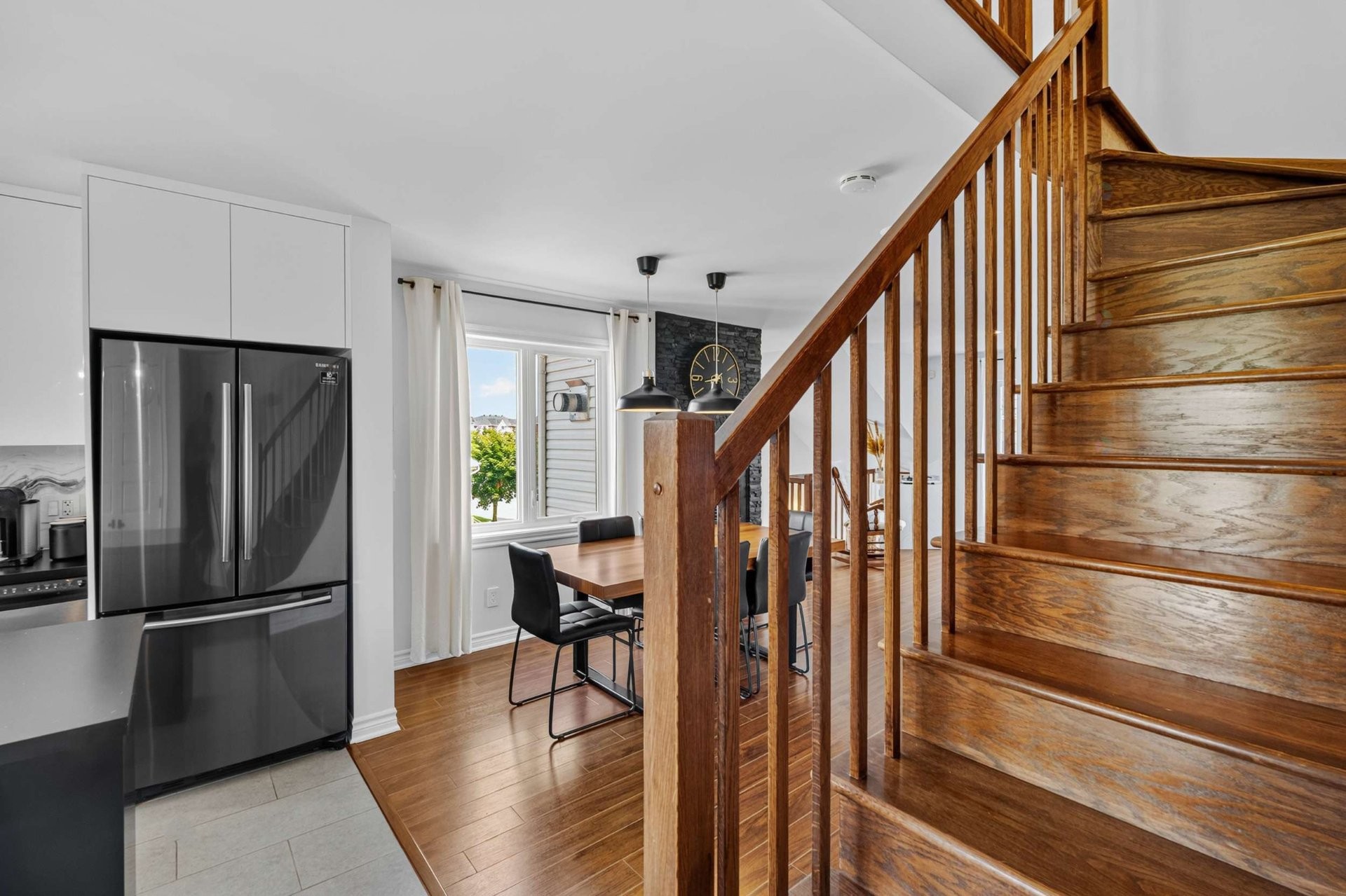 









433


Place du Louvre

,
Mascouche,




QC
J7K0M1

