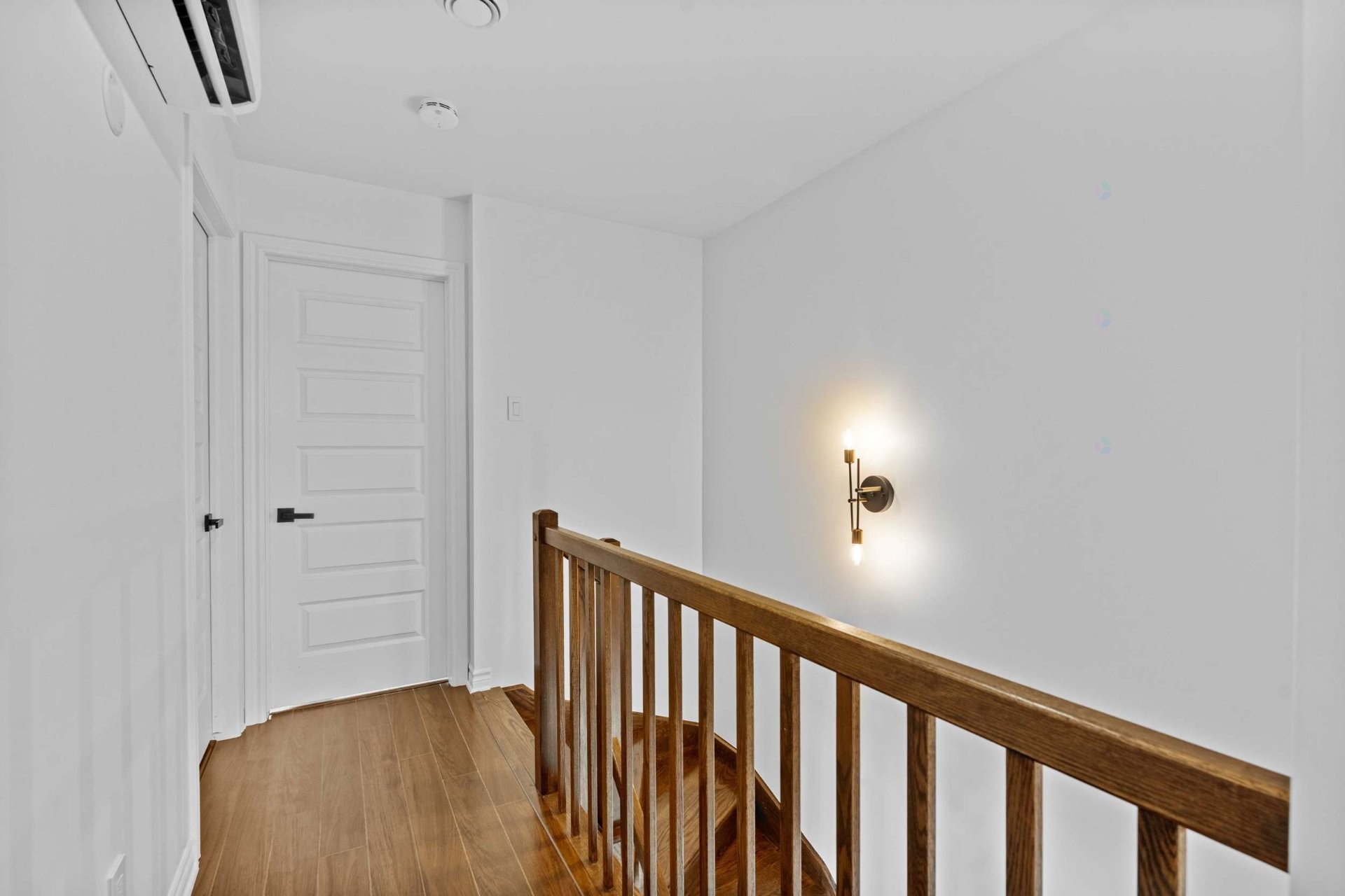 









433


Place du Louvre

,
Mascouche,




QC
J7K0M1

