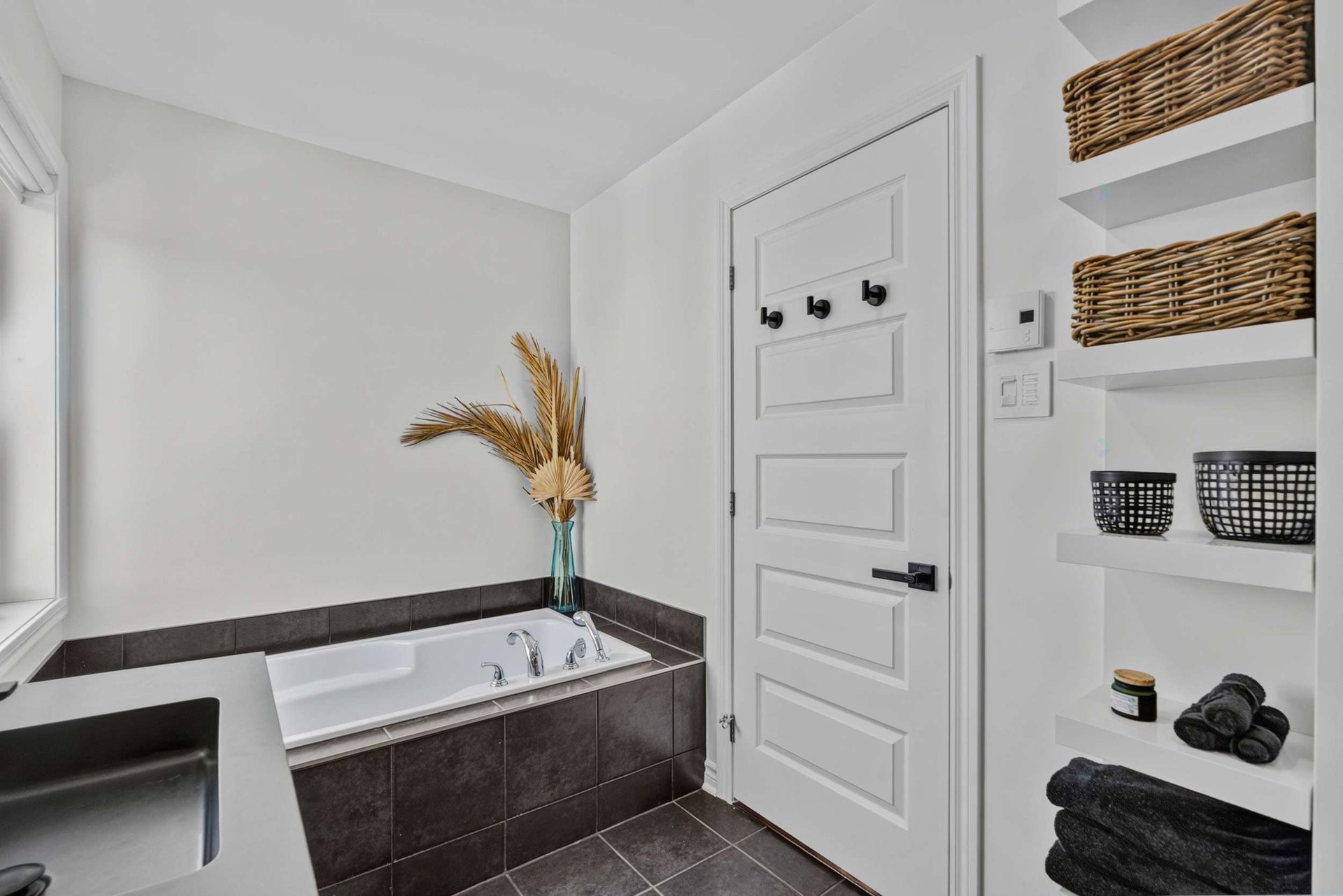 









433


Place du Louvre

,
Mascouche,




QC
J7K0M1

