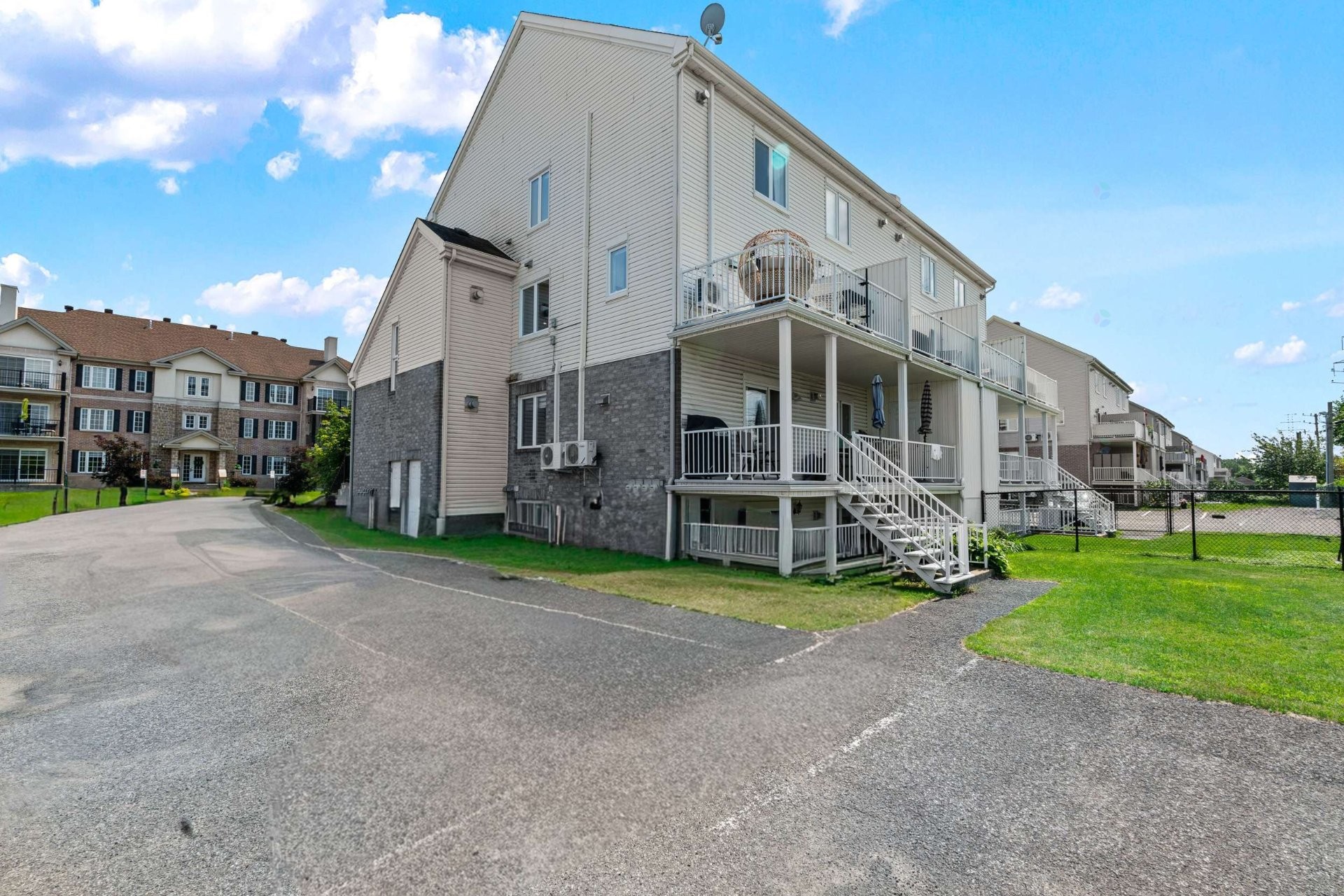 









433


Place du Louvre

,
Mascouche,




QC
J7K0M1


