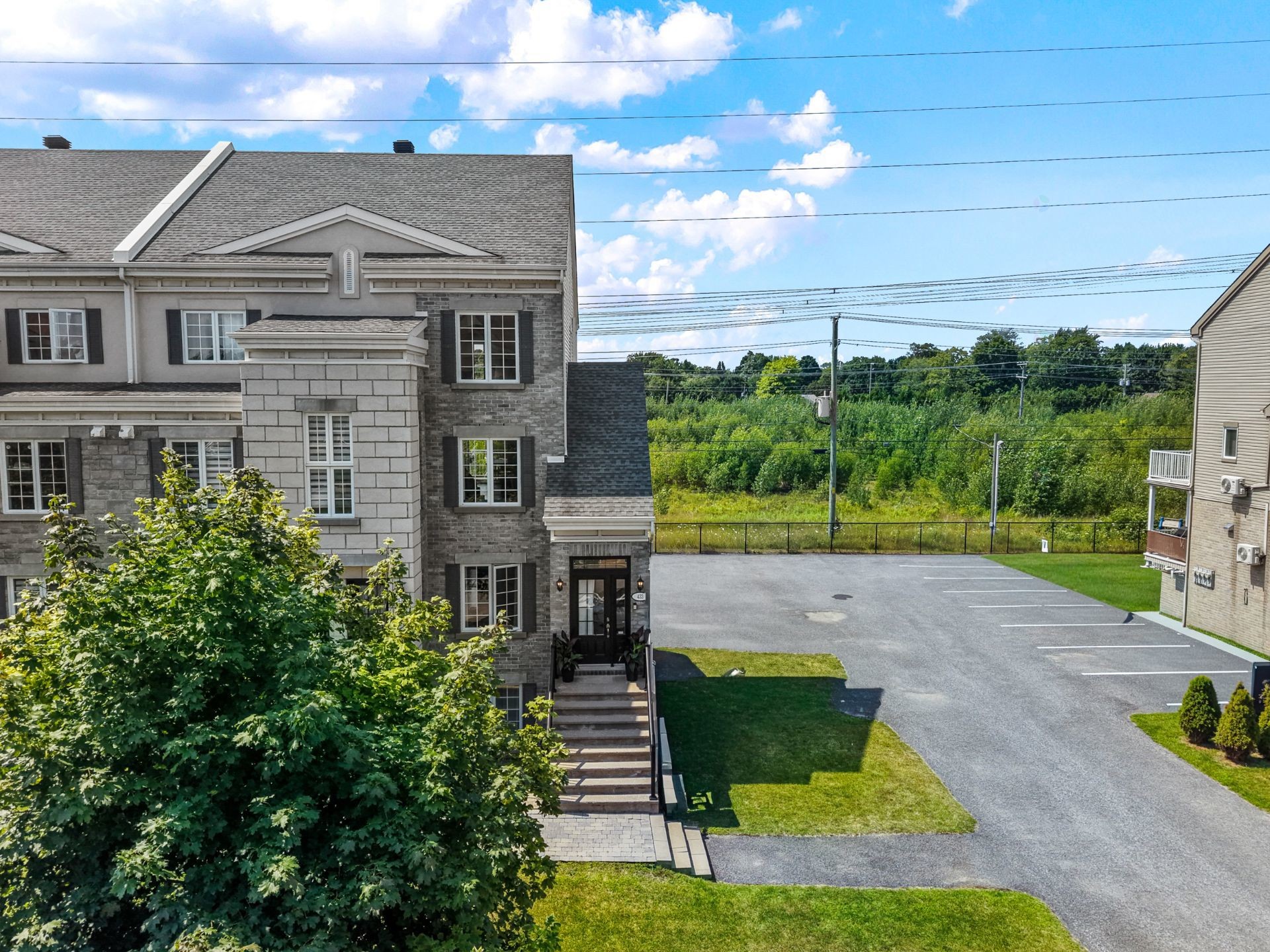 









433


Place du Louvre

,
Mascouche,




QC
J7K0M1


