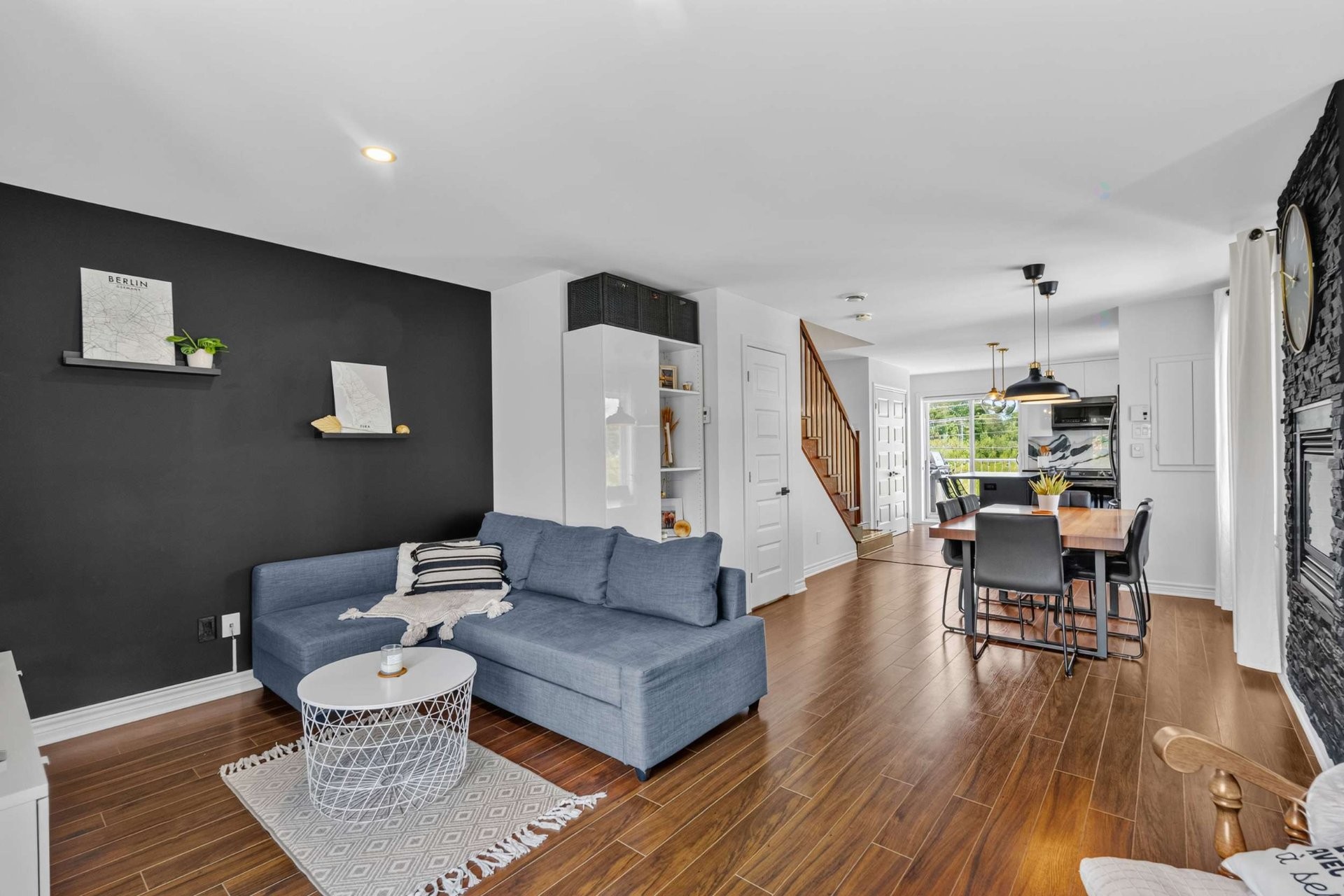 









433


Place du Louvre

,
Mascouche,




QC
J7K0M1

