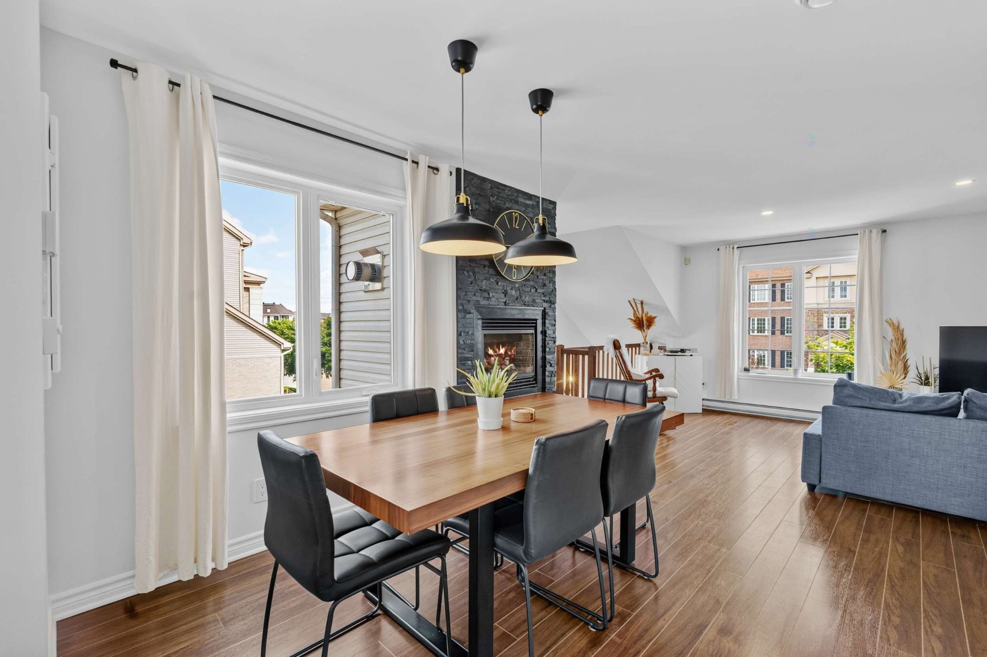 









433


Place du Louvre

,
Mascouche,




QC
J7K0M1

