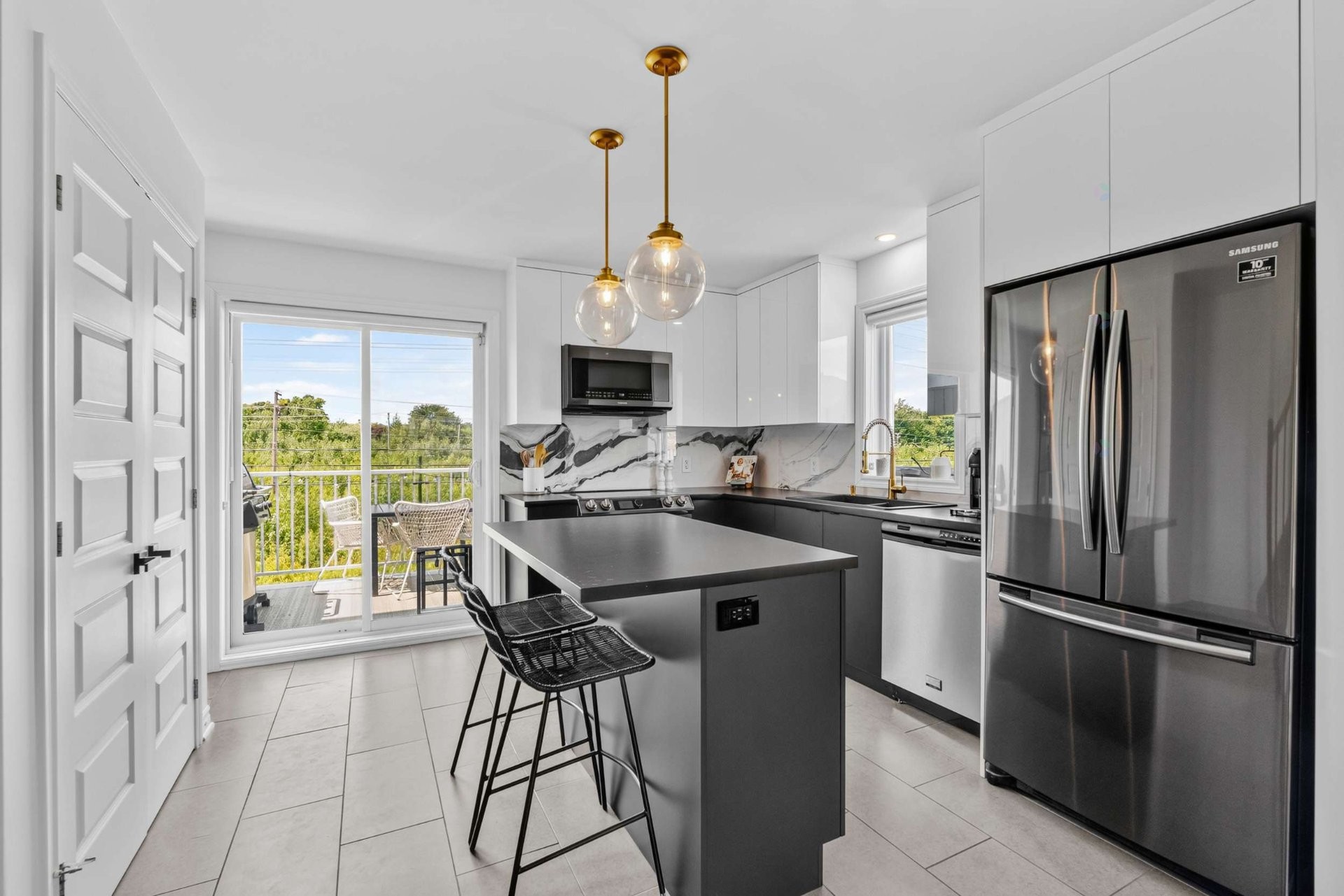 









433


Place du Louvre

,
Mascouche,




QC
J7K0M1

