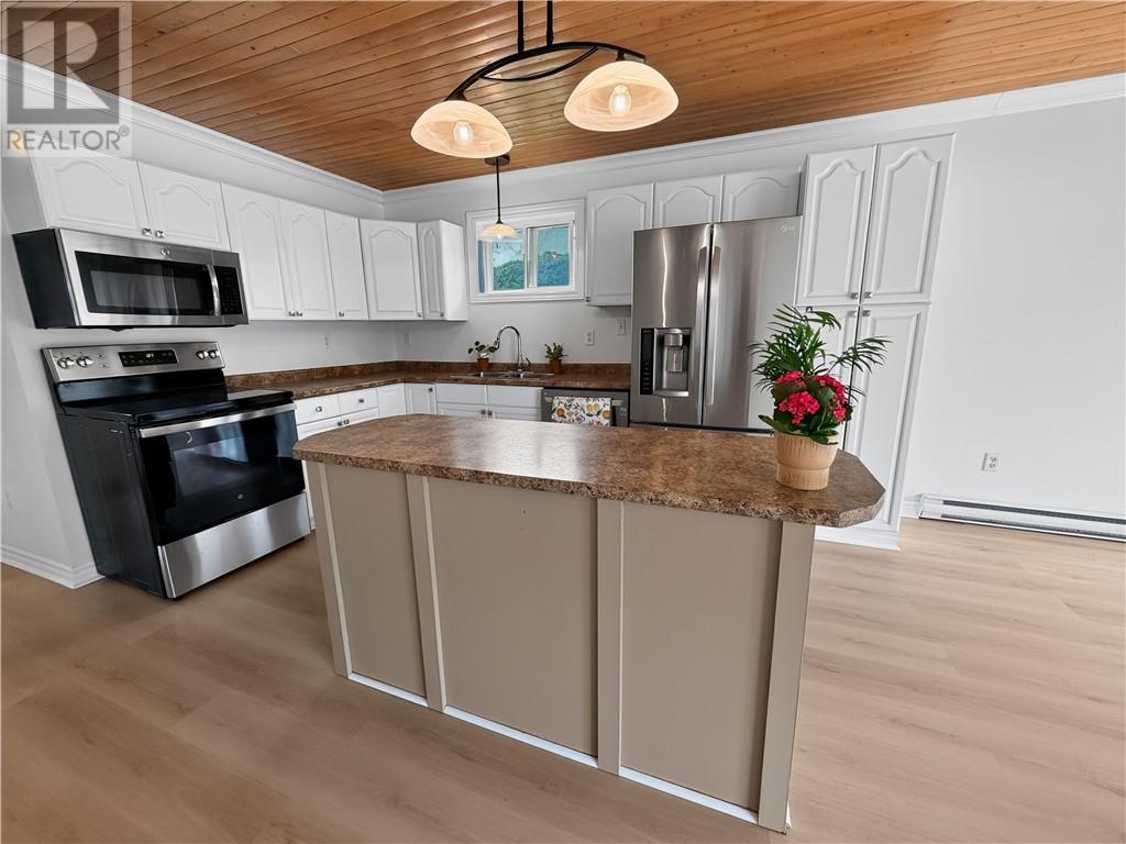 












64 Pleasantview Terrace

,
Mindemoya, Manitoulin Island,




Ontario
P0P1S0

