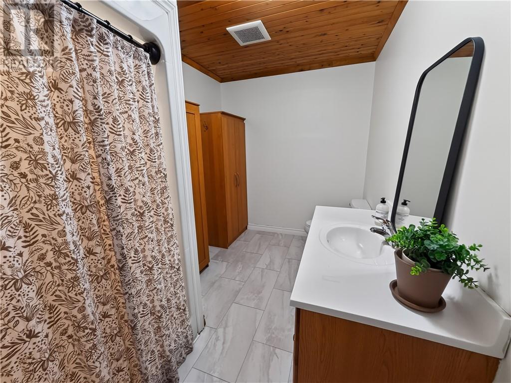 












64 Pleasantview Terrace

,
Mindemoya, Manitoulin Island,




Ontario
P0P1S0

