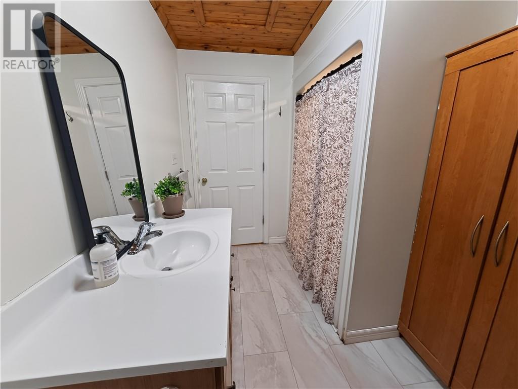 












64 Pleasantview Terrace

,
Mindemoya, Manitoulin Island,




Ontario
P0P1S0

