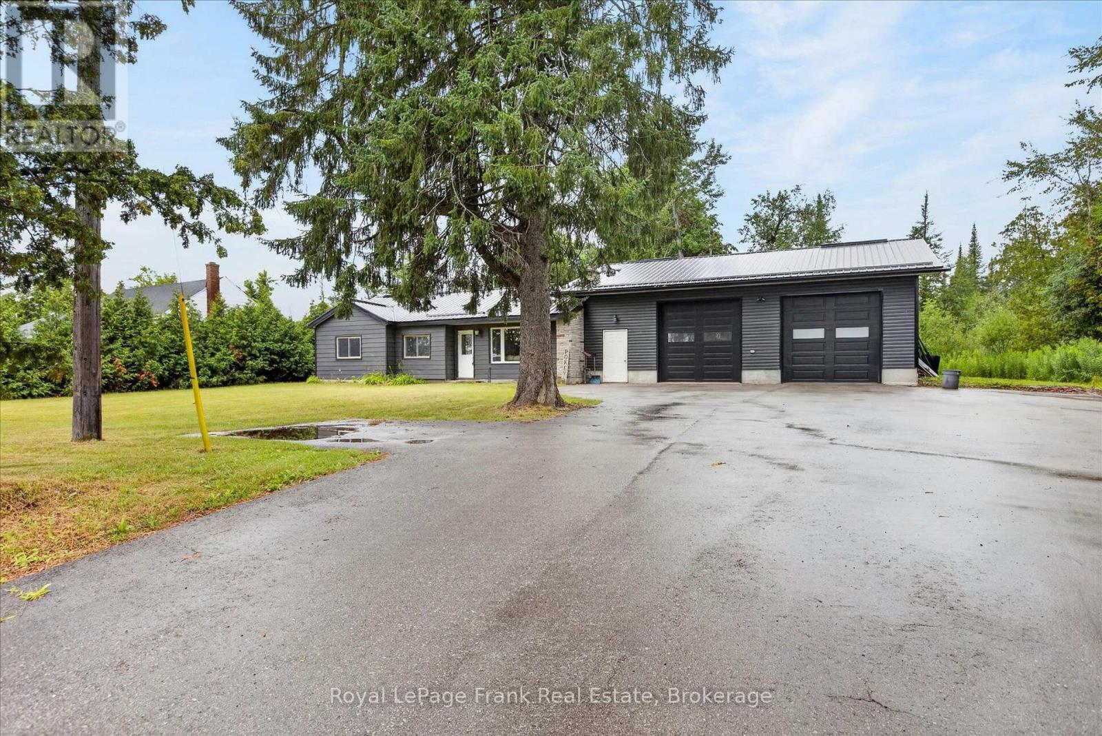 












731 HARPER ROAD

,
Peterborough (Otonabee Ward 1),




Ontario
K9J6X6

