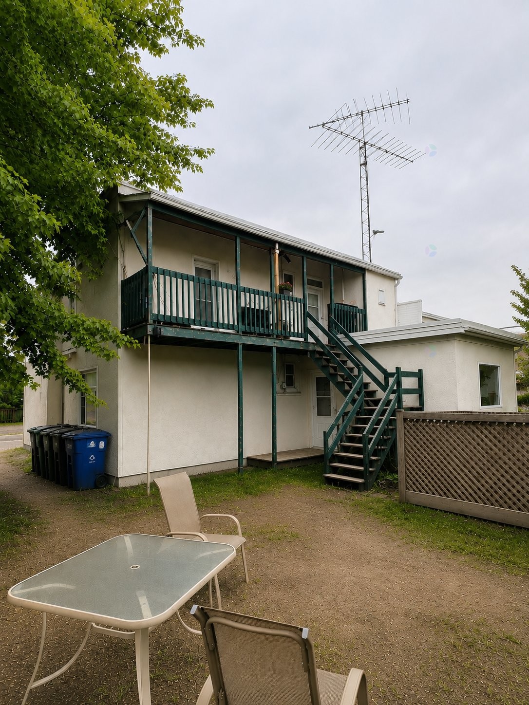 









151

 - 155


Rue St-Charles

,
Louiseville,




QC
J5V2C3

