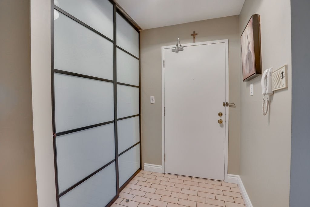 









164


Boul. de la Cité-des-Jeunes

, 3,
Gatineau (Hull),




QC
J8Y6L9

