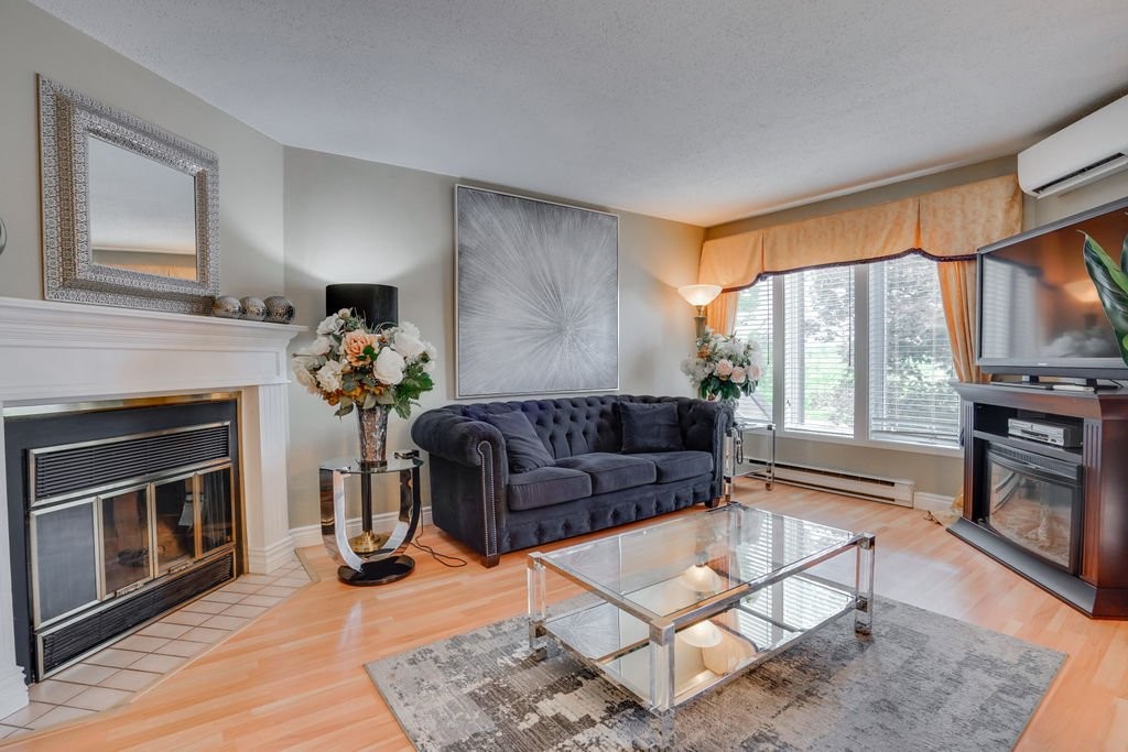 









164


Boul. de la Cité-des-Jeunes

, 3,
Gatineau (Hull),




QC
J8Y6L9

