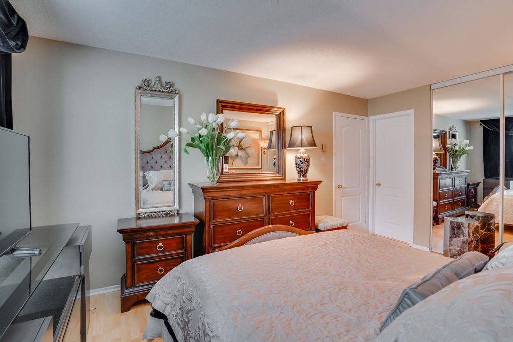 









164


Boul. de la Cité-des-Jeunes

, 3,
Gatineau (Hull),




QC
J8Y6L9

