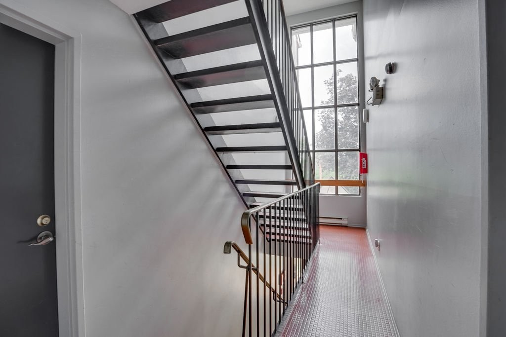 









164


Boul. de la Cité-des-Jeunes

, 3,
Gatineau (Hull),




QC
J8Y6L9

