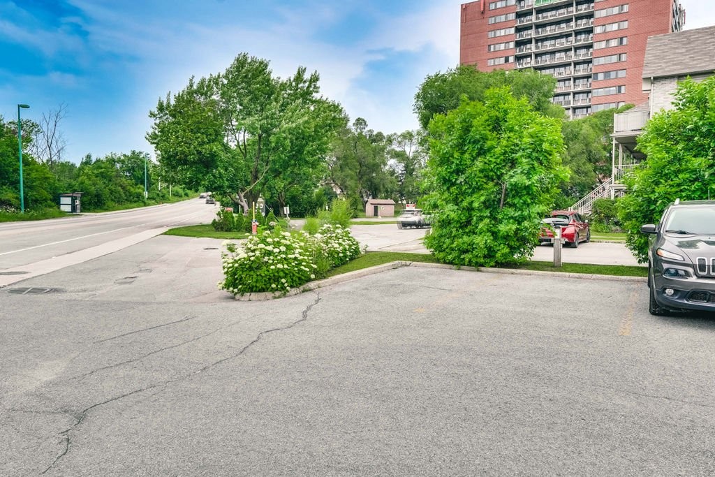 









164


Boul. de la Cité-des-Jeunes

, 3,
Gatineau (Hull),




QC
J8Y6L9

