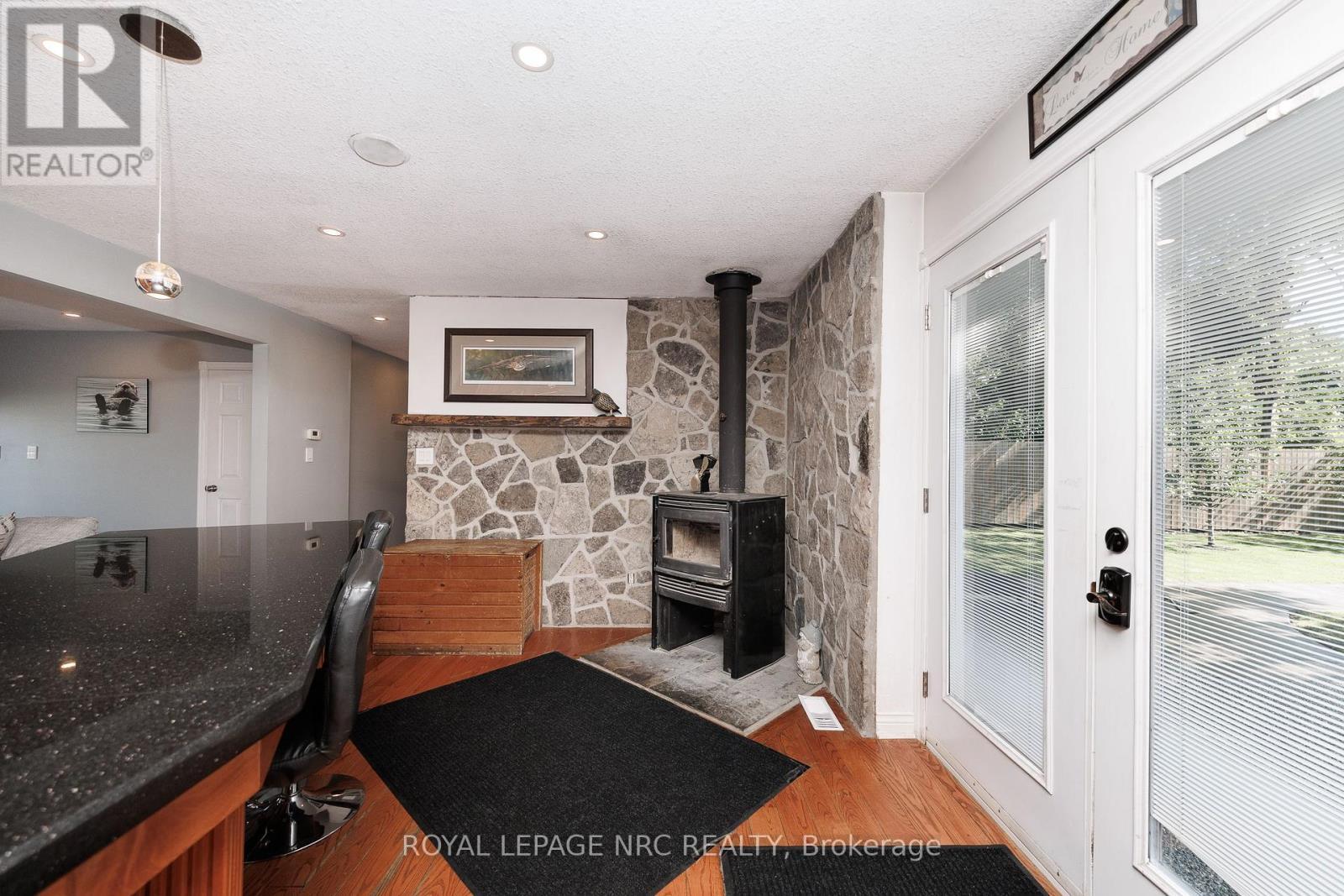 












646 PROSPECT POINT ROAD N

,
Fort Erie (Ridgeway),




Ontario
L0S1N0

