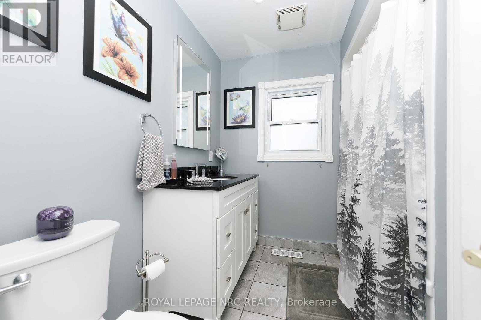 












646 PROSPECT POINT ROAD N

,
Fort Erie (Ridgeway),




Ontario
L0S1N0

