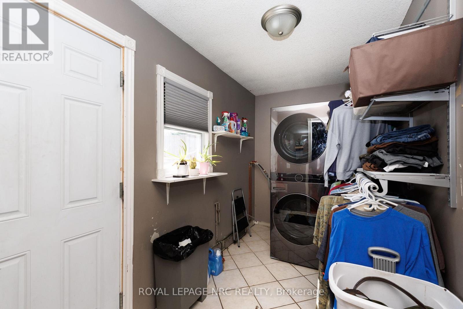 












646 PROSPECT POINT ROAD N

,
Fort Erie (Ridgeway),




Ontario
L0S1N0

