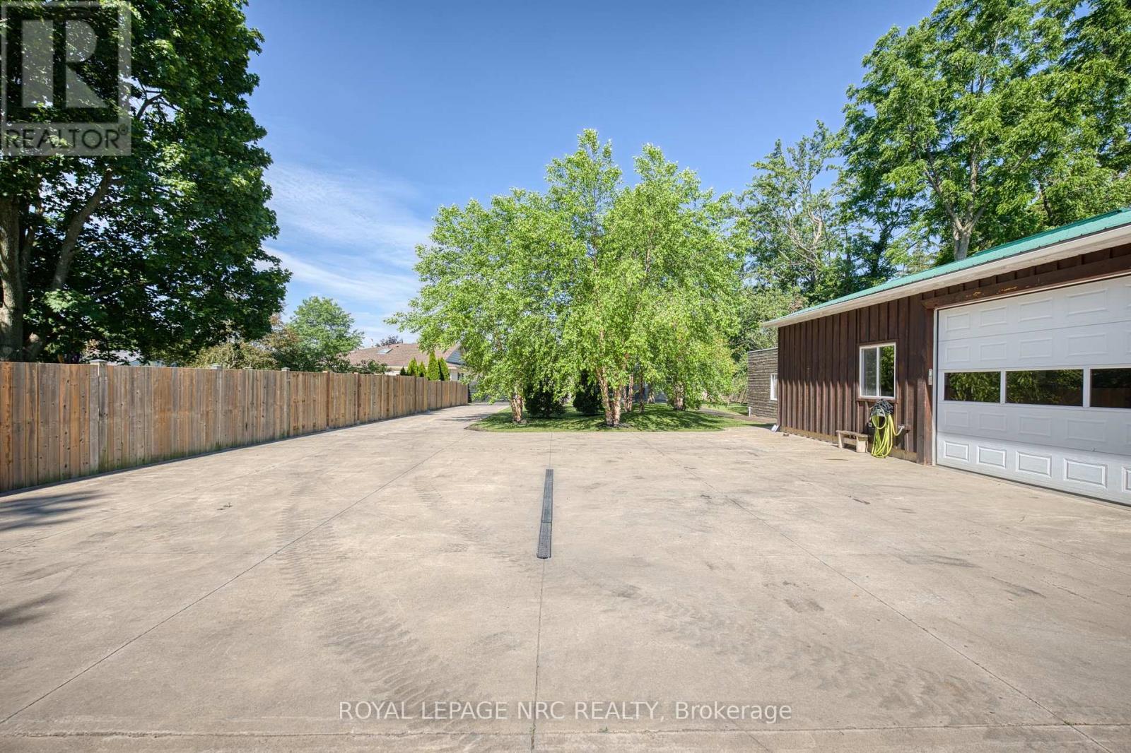 












646 PROSPECT POINT ROAD N

,
Fort Erie (Ridgeway),




Ontario
L0S1N0

