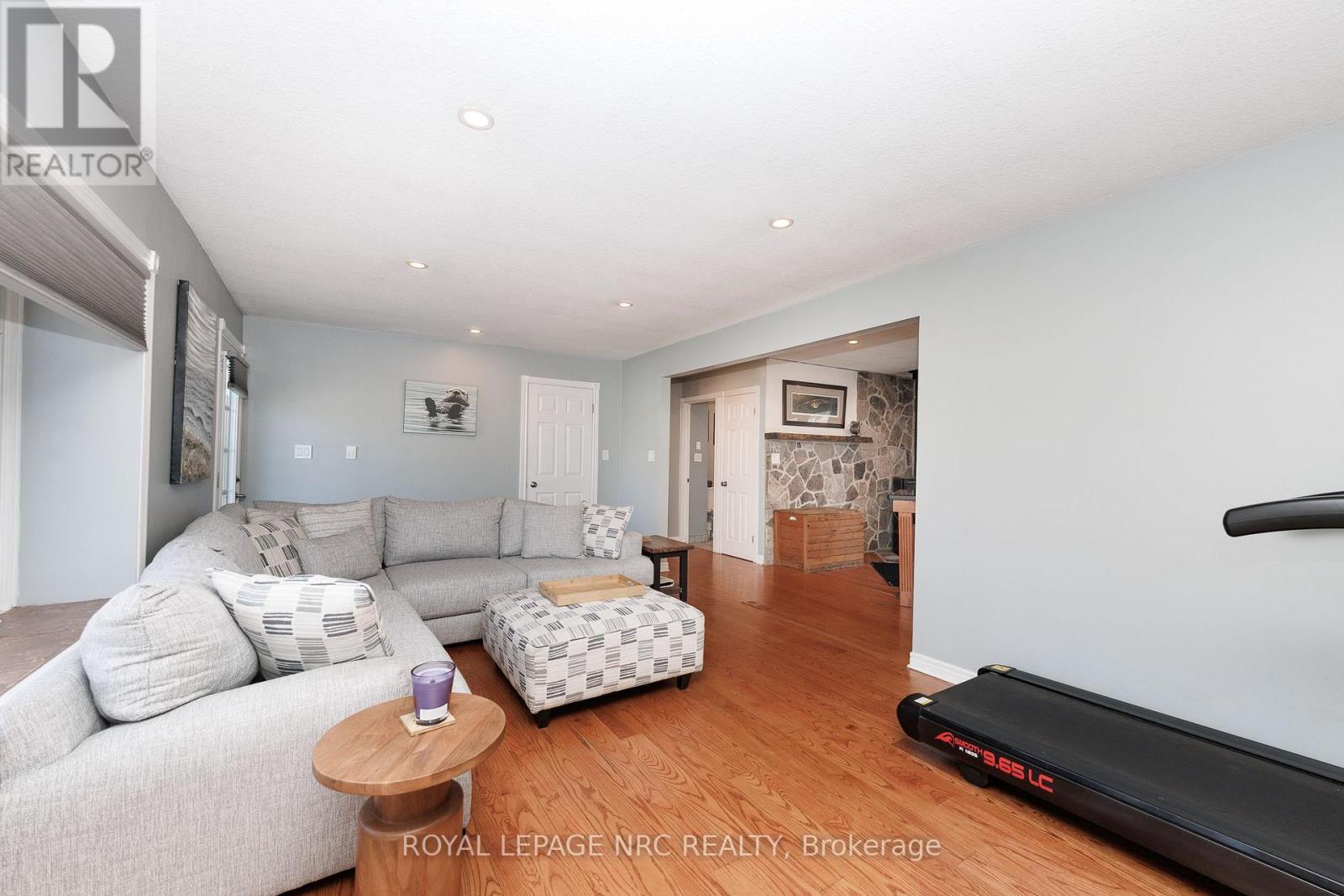 












646 PROSPECT POINT ROAD N

,
Fort Erie (Ridgeway),




Ontario
L0S1N0

