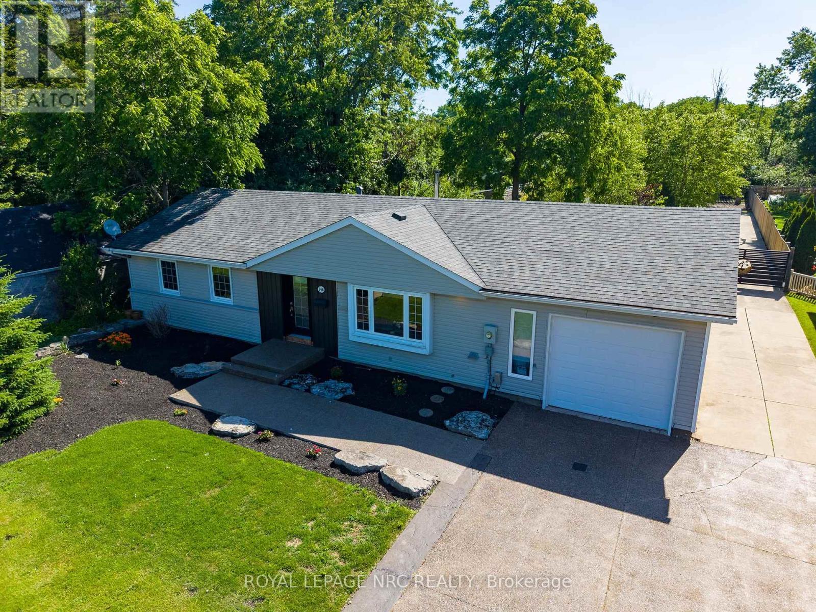 












646 PROSPECT POINT ROAD N

,
Fort Erie (Ridgeway),




Ontario
L0S1N0

