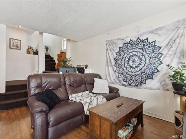 









128


Rue Sherbrooke

,
Gatineau (Hull),




QC
J8Y2L3

