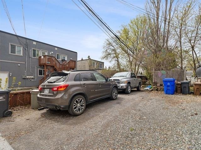 









128


Rue Sherbrooke

,
Gatineau (Hull),




QC
J8Y2L3

