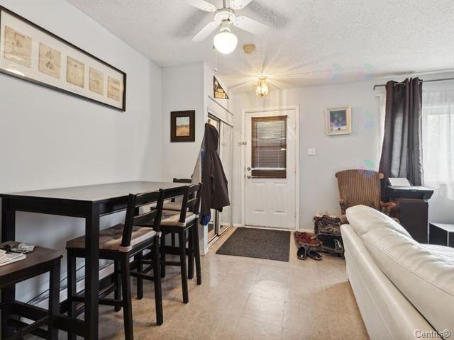 









128


Rue Sherbrooke

,
Gatineau (Hull),




QC
J8Y2L3

