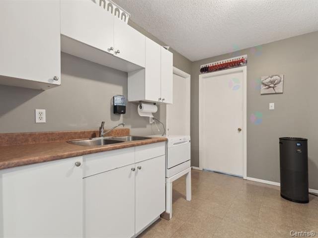 









128


Rue Sherbrooke

,
Gatineau (Hull),




QC
J8Y2L3


