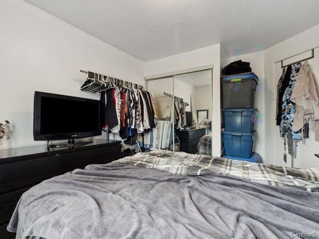 









128


Rue Sherbrooke

,
Gatineau (Hull),




QC
J8Y2L3

