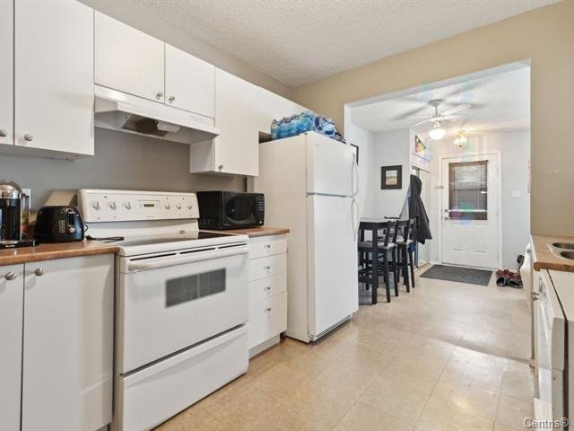 









128


Rue Sherbrooke

,
Gatineau (Hull),




QC
J8Y2L3

