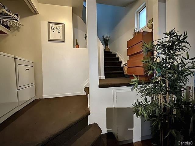









128


Rue Sherbrooke

,
Gatineau (Hull),




QC
J8Y2L3

