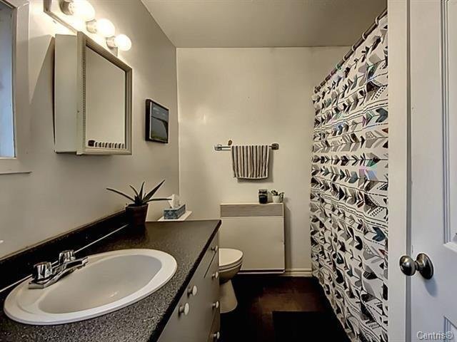 









128


Rue Sherbrooke

,
Gatineau (Hull),




QC
J8Y2L3

